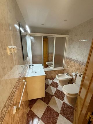 Ático en alquiler en Polígono Cartuja – La Paz en Granada