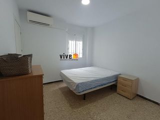 Piso en alquiler en Cruz Roja en Sevilla