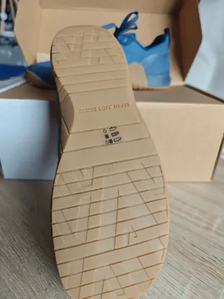 Zapatillas híbridas Velites azules y marrones