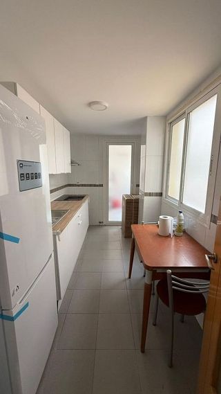 Piso en alquiler en Los Ángeles - Cruz de Caravaca en Almería