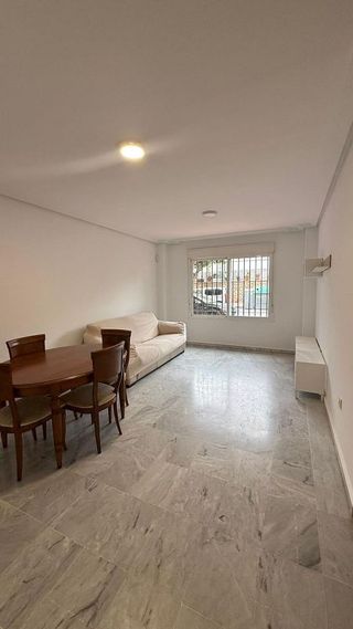 Piso en alquiler en Los Ángeles - Cruz de Caravaca en Almería