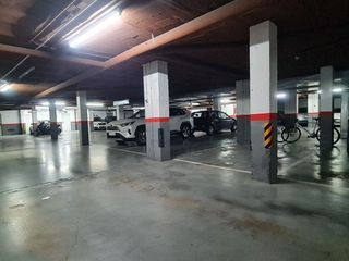 Garaje en alquiler en Eixample Nord – La Devesa en Girona