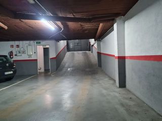 Garaje en alquiler en Eixample Nord – La Devesa en Girona