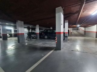 Garaje en alquiler en Eixample Nord – La Devesa en Girona