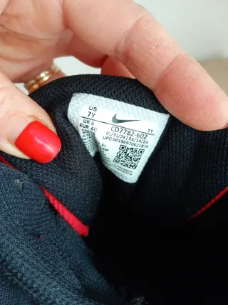 Deportivas Nike Botín Rojas y Negras