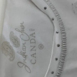 Camiseta blanca con elefantes multicolor