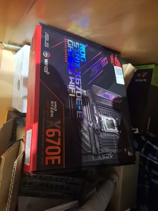 Placa Base ASUS ROG STRIX X670E-E GAMING WIFI