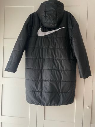 Abrigo largo Nike negro