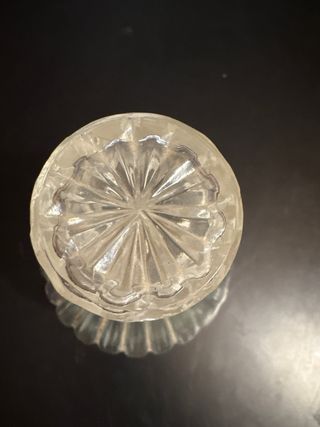 Piccola bottiglia di vetro per liquore