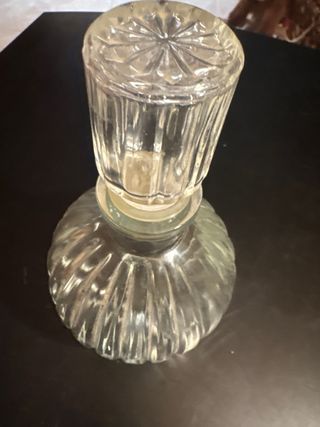 Piccola bottiglia di vetro per liquore