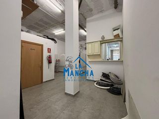 Local comercial en alquiler en Hospital - Parque sur en Albacete