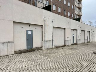 Local comercial en venta en Universidad en Ávila