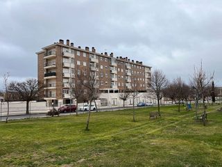 Local comercial en venta en Universidad en Ávila