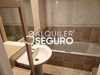 Piso en alquiler en Colores - Entreparques en Sevilla