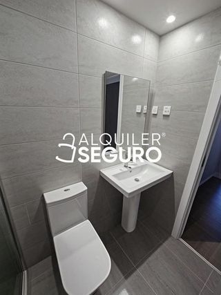 Piso en alquiler en Velilla de San Antonio