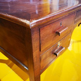 MESA ESCRITORIO CASTAÑO R3760073047791