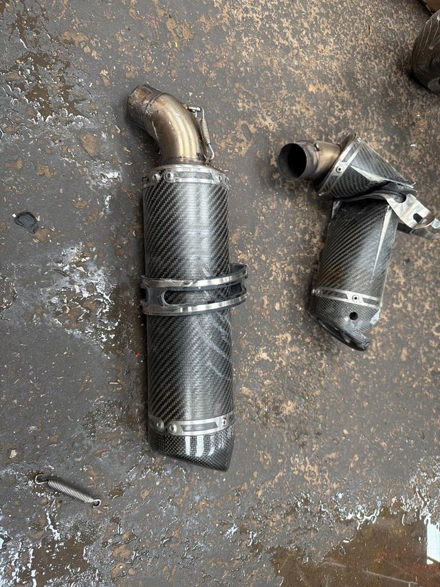 Escapes SC para Ducati Monster 696