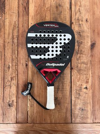 Bullpadel Vertex Comfort 04 Padel Racket