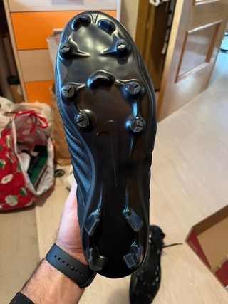 Botas de fútbol Nike negras