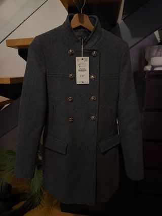 Abrigo cruzado Zara botones gris