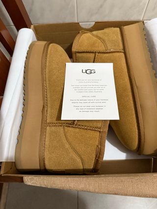 Botas UGG Beige/Castanho