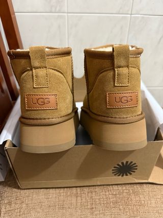 Botas UGG Beige/Castanho