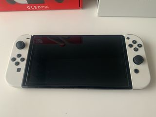 Nintendo Switch OLED + Persona 5 Royal