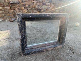 Ventana abatible de madera