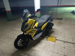 Moto 125cc Scooter Amarillo