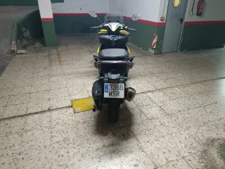 Moto 125cc Scooter Amarillo