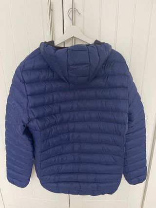 Cazadora acolchada azulón con capucha