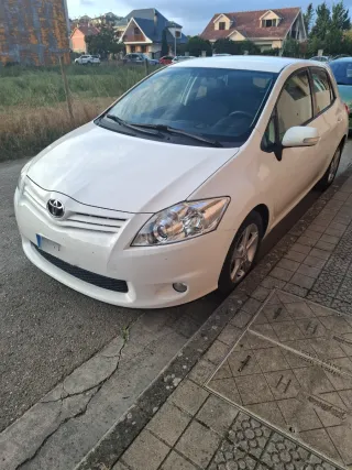 Toyota Auris 2011