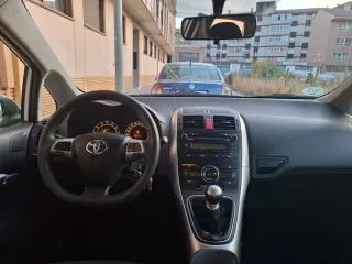 Toyota Auris 2011