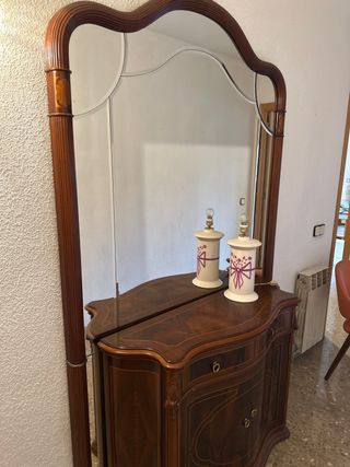 Ingresso in legno con specchio