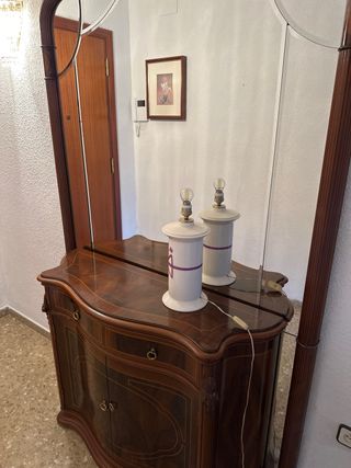 Ingresso in legno con specchio