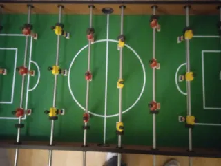 Futbolín de madera