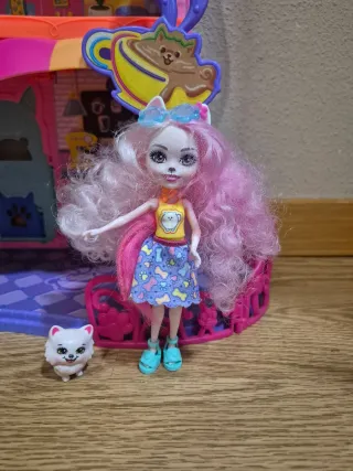 Casa Enchantimals con accesorios