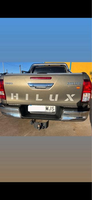 Toyota Hilux VXL