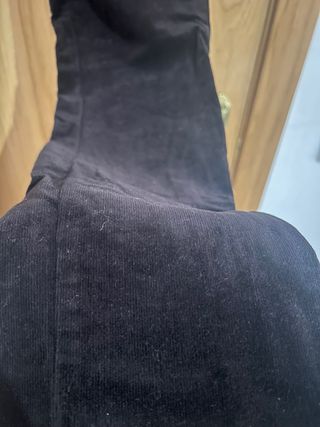 Pantalones pana negros talla M.