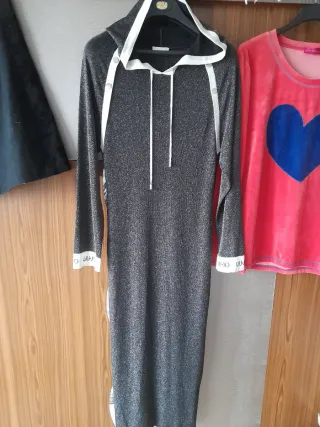 Vestido NUOVO lusso marca Liu Jo, felpa, gonna