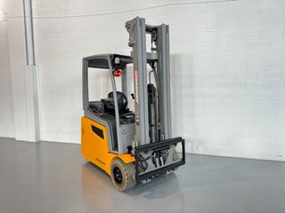 Carretilla elevadora Jungheinrich EFG 218K Litio.