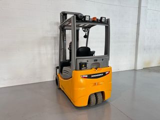 Carretilla elevadora Jungheinrich EFG 218K Litio.