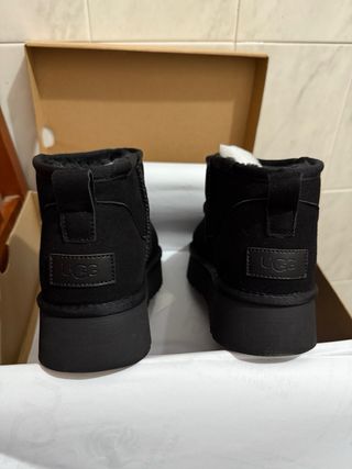 Botas UGG Negras Plataforma