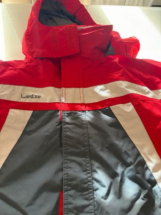 Tuta da sci Decathlon rossa e grigia