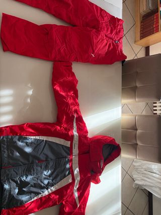 Tuta da sci Decathlon rossa e grigia