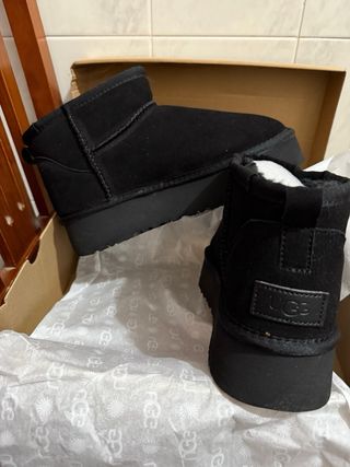 Botas UGG pretas plataforma