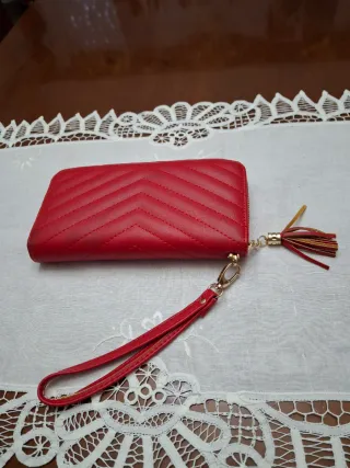 Cartera y tarjetero imitación piel