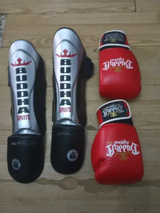 Conjunto espinilleras y guantes Buddha Sports