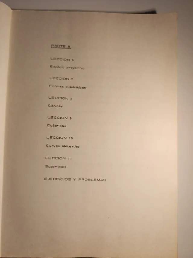 Introducción al Algebra Lineal. Medidas 31x22x3