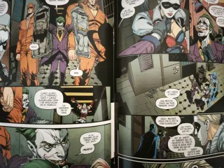 Cómics variados con caja dedicada (inglés)